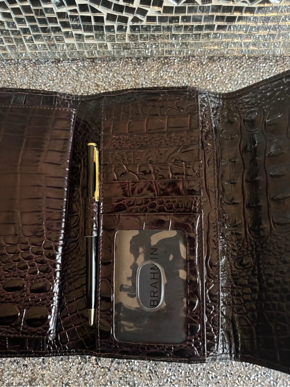 ⭐️Brahmin Brown Croc-Embossed Leather Wallet
